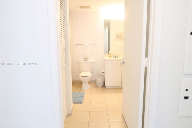 1750 N Bayshore Dr 3305, Miami, FL 33132