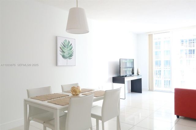 1750 N Bayshore Dr 3305, Miami, FL 33132