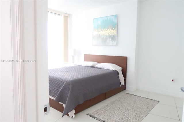 1750 N Bayshore Dr 3305, Miami, FL 33132