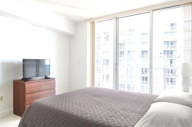 1750 N Bayshore Dr 3305, Miami, FL 33132