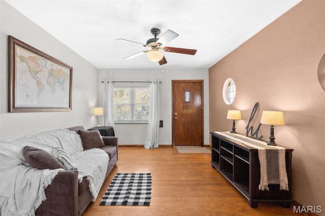 5521 Murdoch Avenue, St Louis, MO 63109