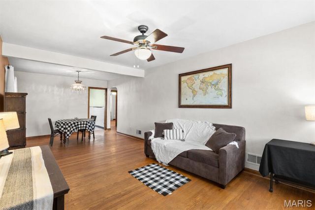 5521 Murdoch Avenue, St Louis, MO 63109