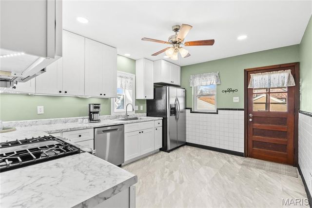 5521 Murdoch Avenue, St Louis, MO 63109