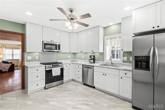 5521 Murdoch Avenue, St Louis, MO 63109