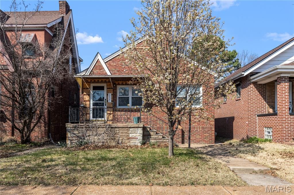 5521 Murdoch Avenue, St Louis, MO 63109