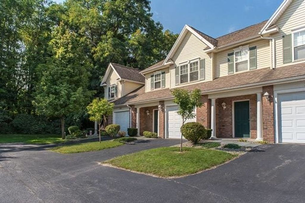 769 Royal Sunset Drive, Webster, NY 14580