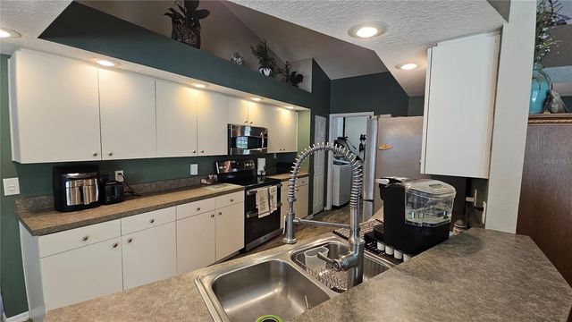 37416 HACKNEY PLACE, Dade City, FL 33523