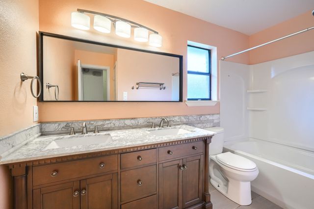 445 Trail View Lane, Garland, TX 75043