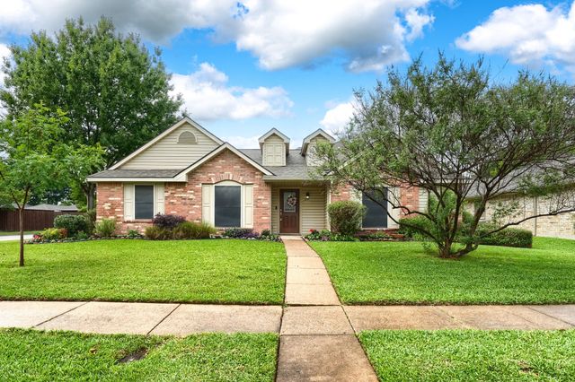 445 Trail View Lane, Garland, TX 75043