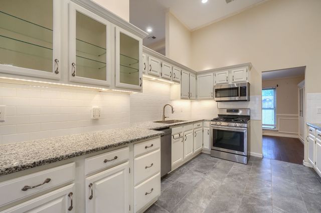445 Trail View Lane, Garland, TX 75043