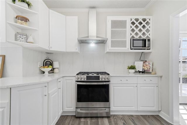 9305 Delft Way, Johns Creek, GA 30022