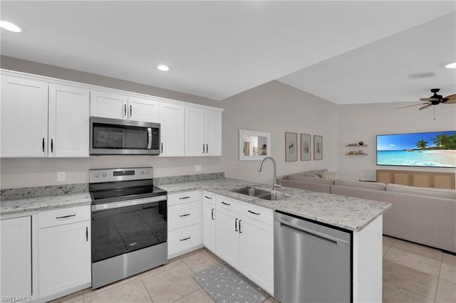 6353 Royal Woods DR, Fort Myers, FL 33908