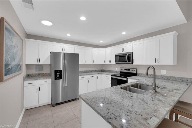 6353 Royal Woods DR, Fort Myers, FL 33908