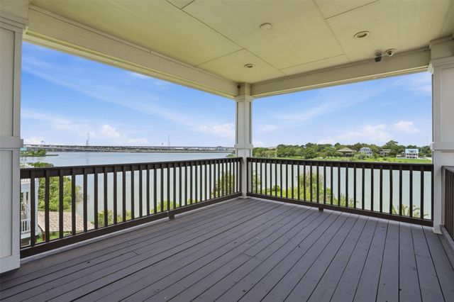 1015 Todville Road, Seabrook, TX 77586