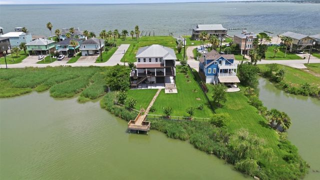 1015 Todville Road, Seabrook, TX 77586