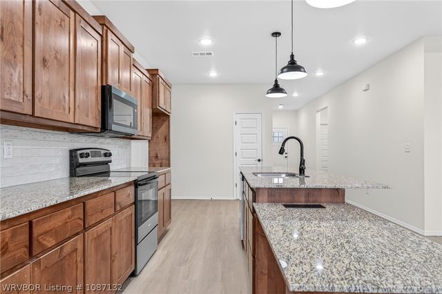 124 Countryside, Pocola, OK 74902