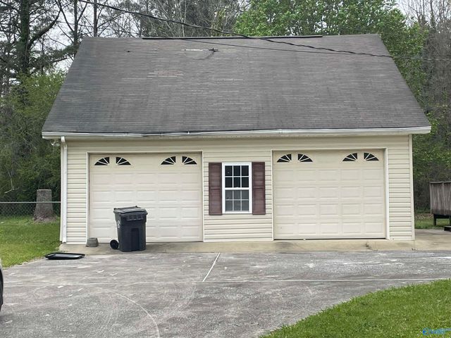 1421 Cove Creek Drive E, Glencoe, AL 35905