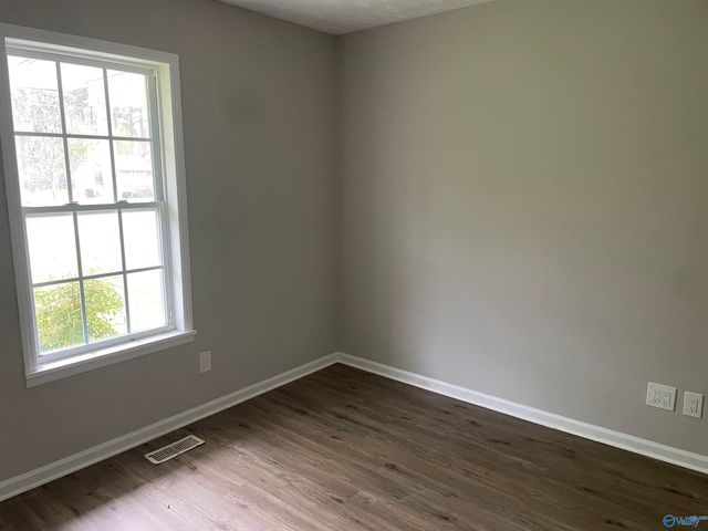 1421 Cove Creek Drive E, Glencoe, AL 35905