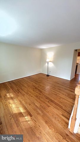 6610 CYPRESS POINT RD, Alexandria, VA 22312