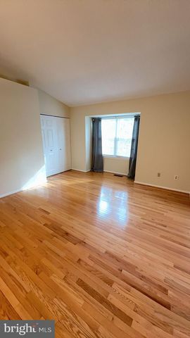 6610 CYPRESS POINT RD, Alexandria, VA 22312