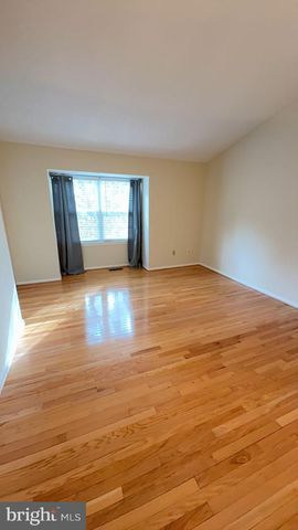 6610 CYPRESS POINT RD, Alexandria, VA 22312