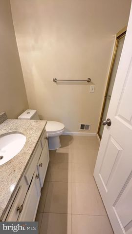 6610 CYPRESS POINT RD, Alexandria, VA 22312