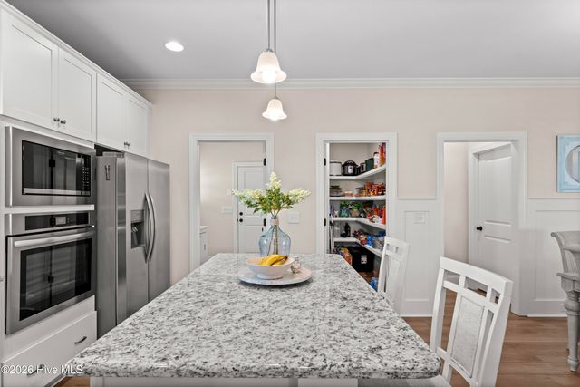 51 W Singing Avenue, Hampstead, NC 28443