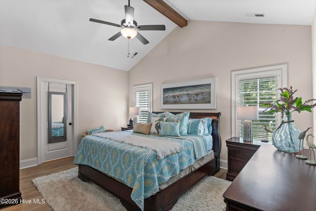 51 W Singing Avenue, Hampstead, NC 28443