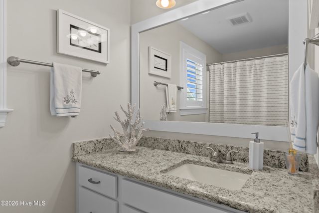 51 W Singing Avenue, Hampstead, NC 28443