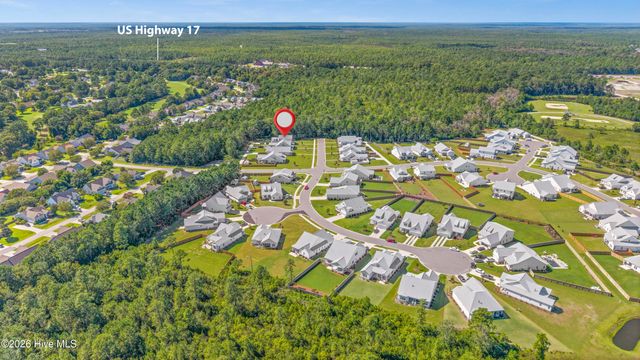 51 W Singing Avenue, Hampstead, NC 28443