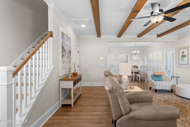 51 W Singing Avenue, Hampstead, NC 28443