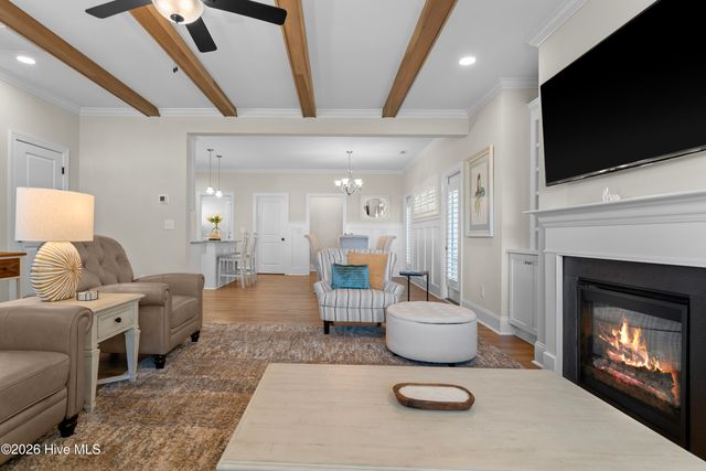 51 W Singing Avenue, Hampstead, NC 28443