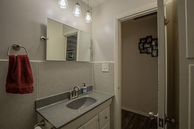 7704 E 50th Terrace, Kansas City, MO 64129