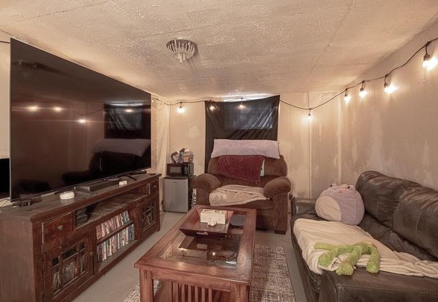 7704 E 50th Terrace, Kansas City, MO 64129