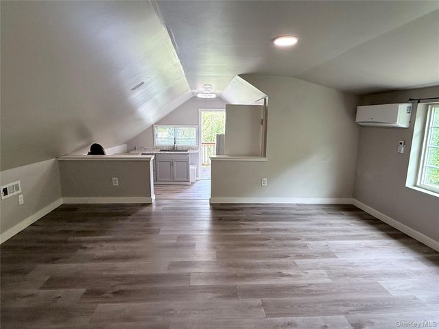 33 Walker Street, Middletown, NY 10963