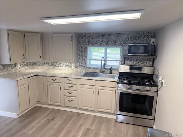 33 Walker Street, Middletown, NY 10963