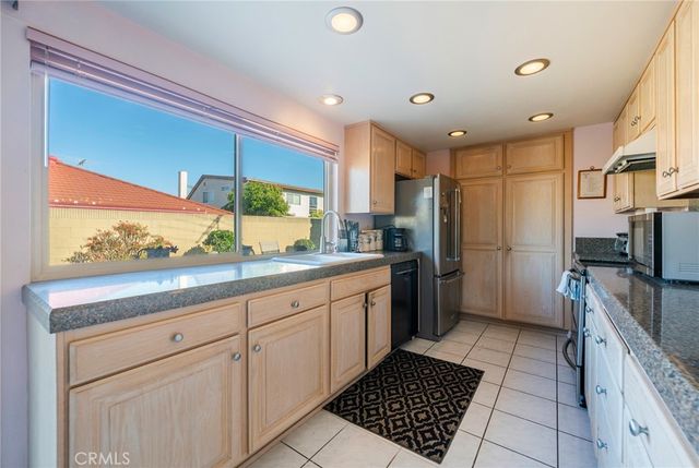 949 Fernrest Drive, Harbor City, CA 90710