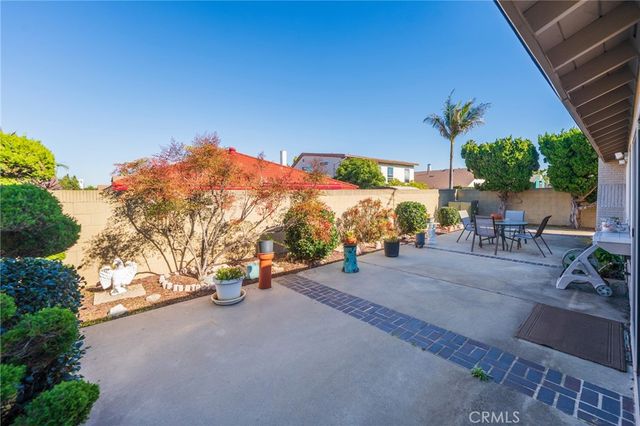 949 Fernrest Drive, Harbor City, CA 90710