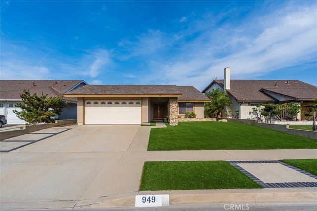 949 Fernrest Drive, Harbor City, CA 90710