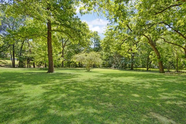 1000 Yorkshire Drive, Sherman, TX 75092