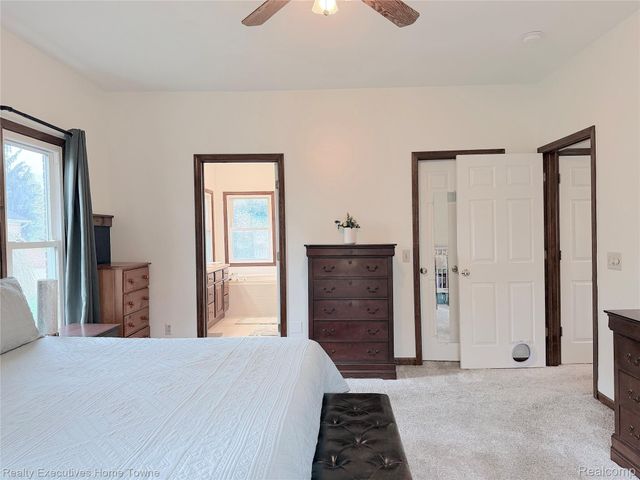52762 S Weathervane Drive, Chesterfield Township, MI 48047