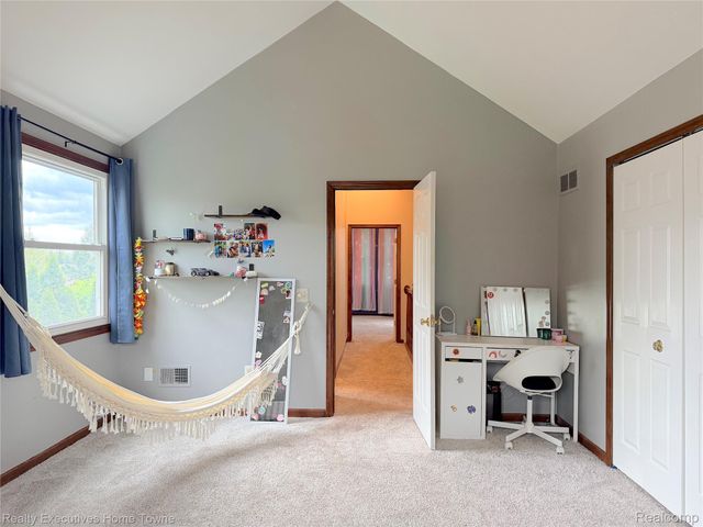 52762 S Weathervane Drive, Chesterfield Township, MI 48047