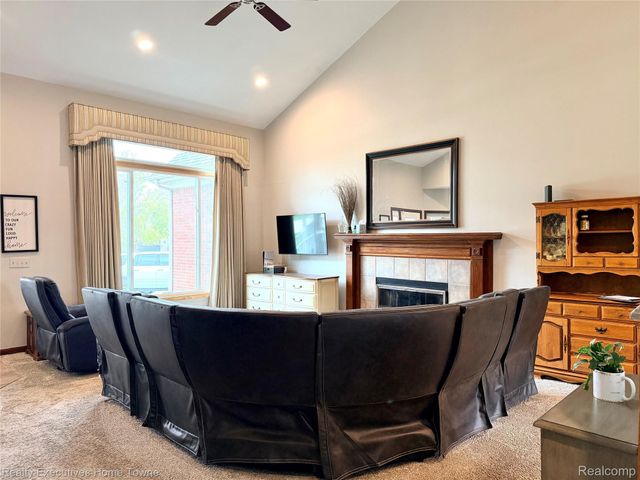 52762 S Weathervane Drive, Chesterfield Township, MI 48047