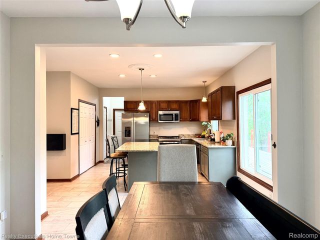 52762 S Weathervane Drive, Chesterfield Township, MI 48047