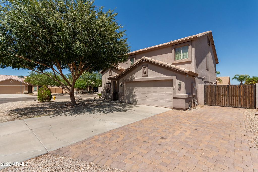 1614 E VERNOA Street, San Tan Valley, AZ 85140 — photo 2