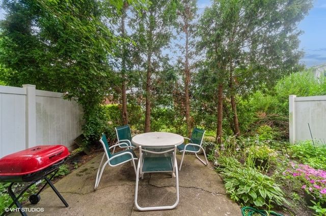 625 Pheasant Lane 625, Deerfield, IL 60015