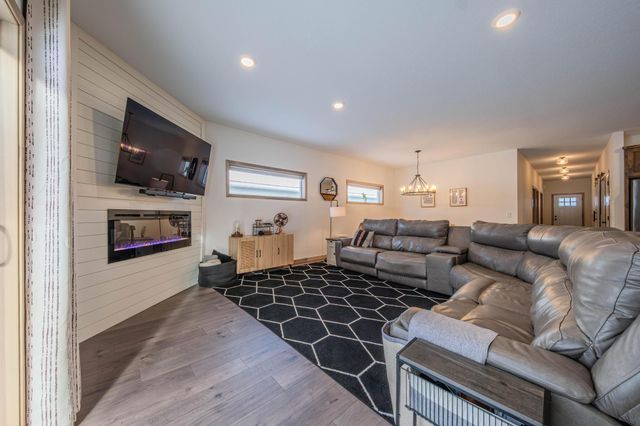 11076 Ulysses Street NE, Blaine, MN 55434