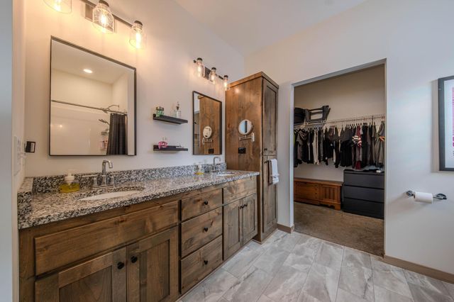 11076 Ulysses Street NE, Blaine, MN 55434