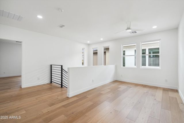 5533 E EARLL Drive, Phoenix, AZ 85018