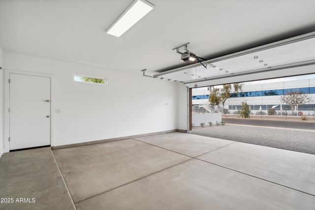 5533 E EARLL Drive, Phoenix, AZ 85018